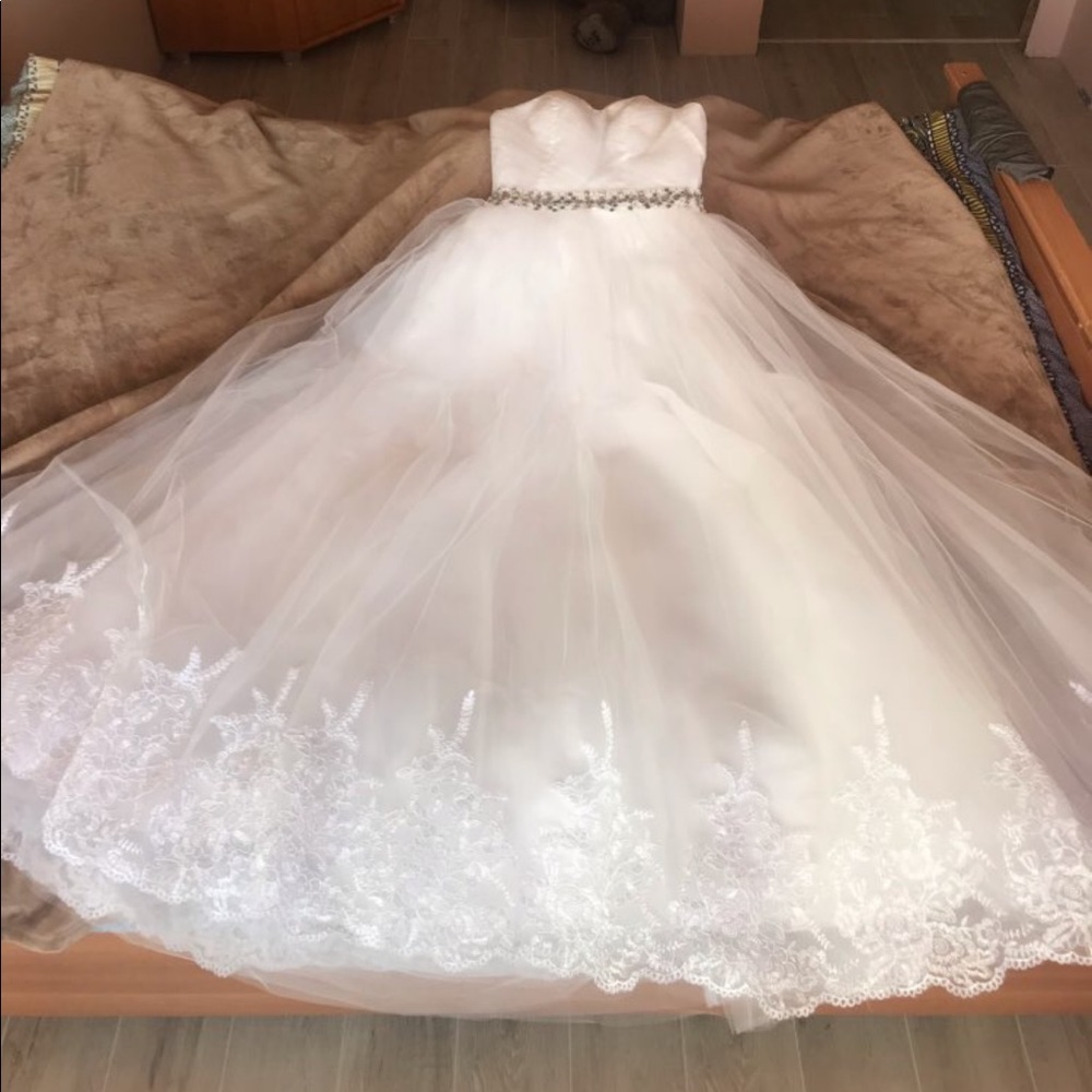 Wedding dress strapless size 6